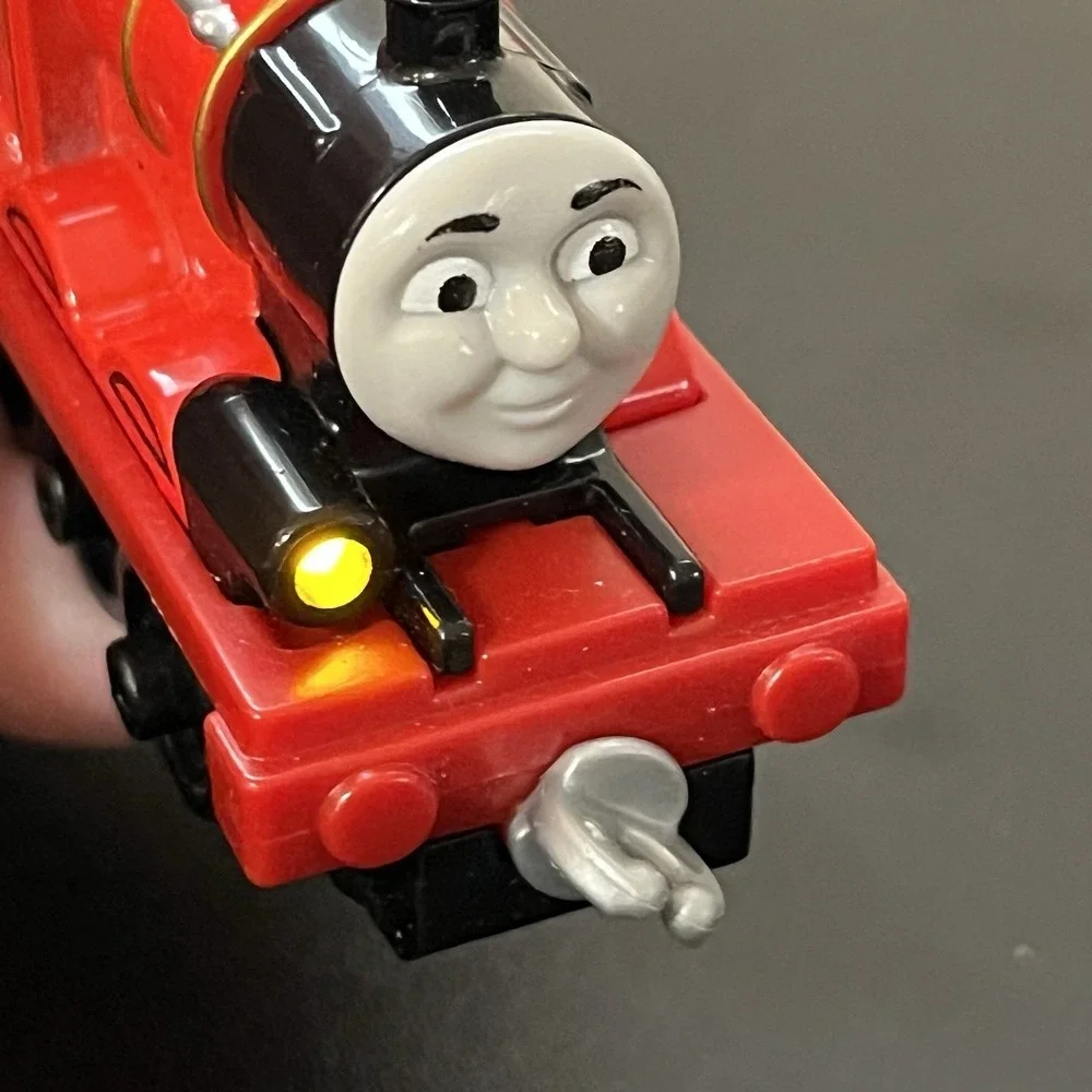 JAMES Thomas the Train and Friends Diecast 2013 Lights Up & Talks Mattel Red Car